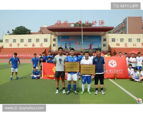 宜州足球老师以青春热血点燃校园体育梦想推动青少年全面发展